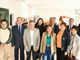 Norma Fuentes visitó el Mercado Artesanal Municipal del parque Norte