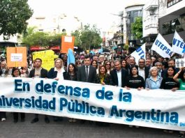La intendente Fuentes junto a su gabinete participó de la 5ª Marcha Federal Universitaria